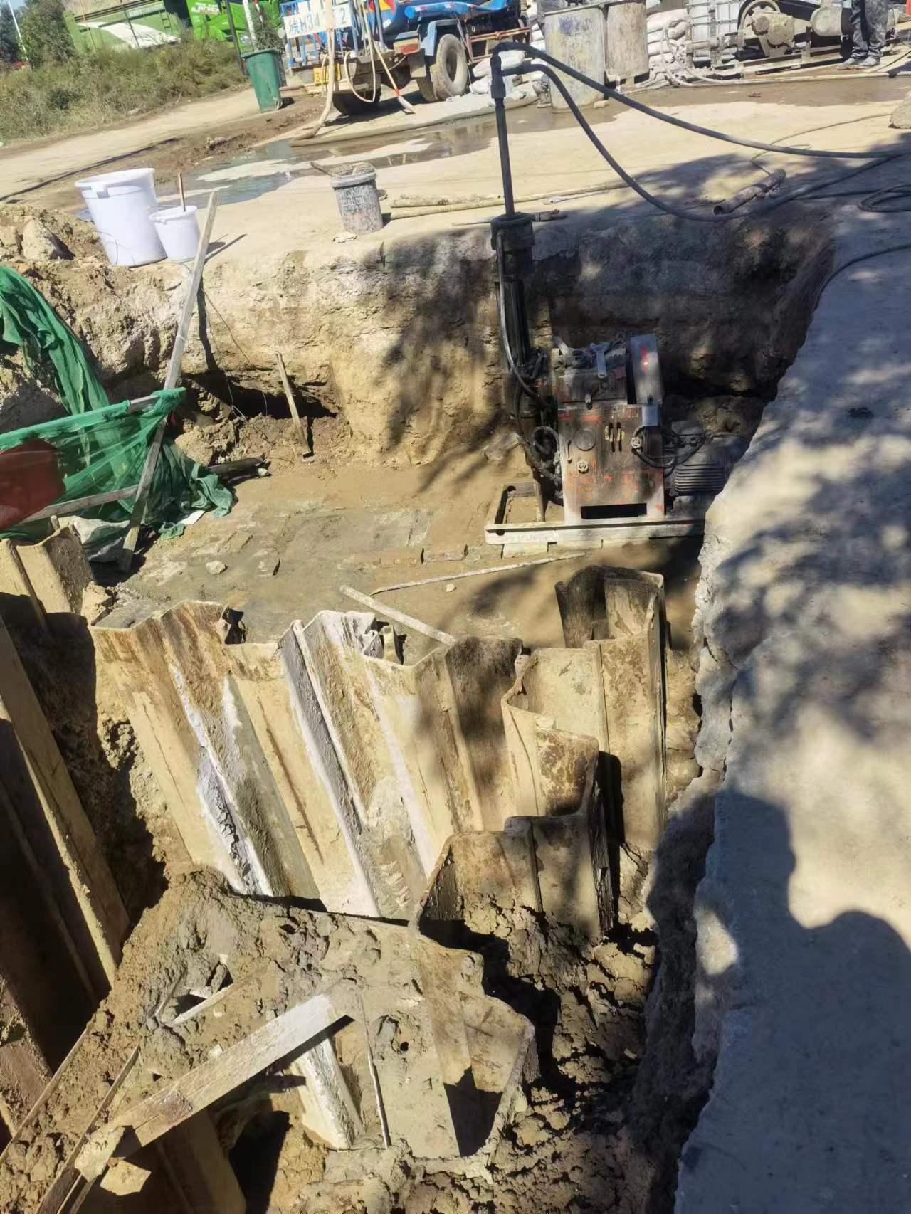 石嘴山基坑隧道止水帷幕桩底钻孔高压注浆